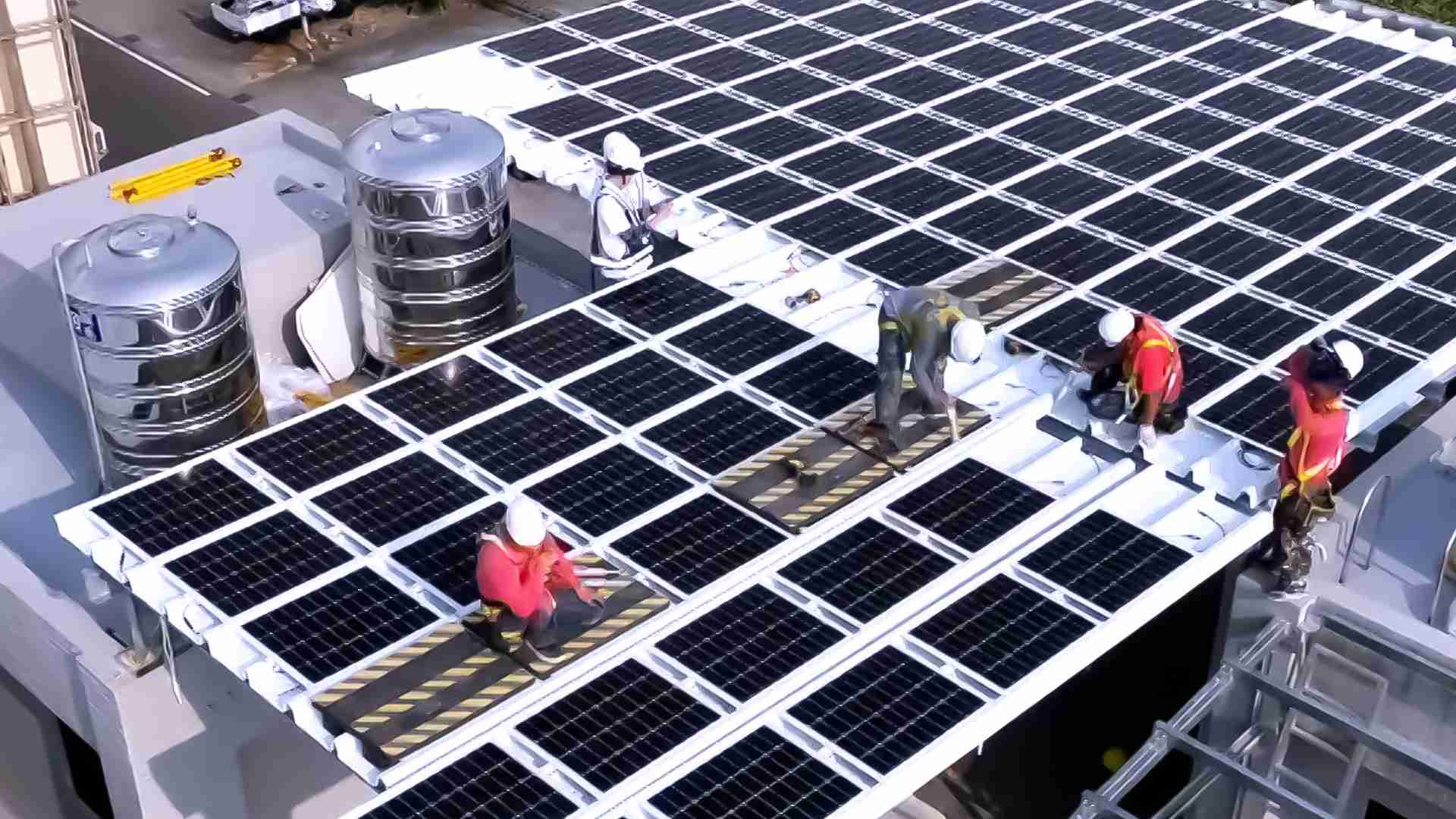 z6mg·人生就是博着力于替代能源之技术研发，，如光电浪板的相关制程、、、、设备与产品，，，，其中所开发之光电整合型浪板，，，减少传统金属支架安装，，，，更提升耐候度，，可广泛运用于多元场域，，，并辅助建筑达到净零碳排目标